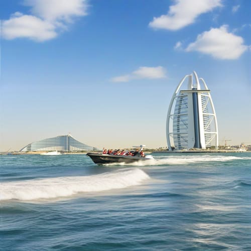 dubai-black-boat