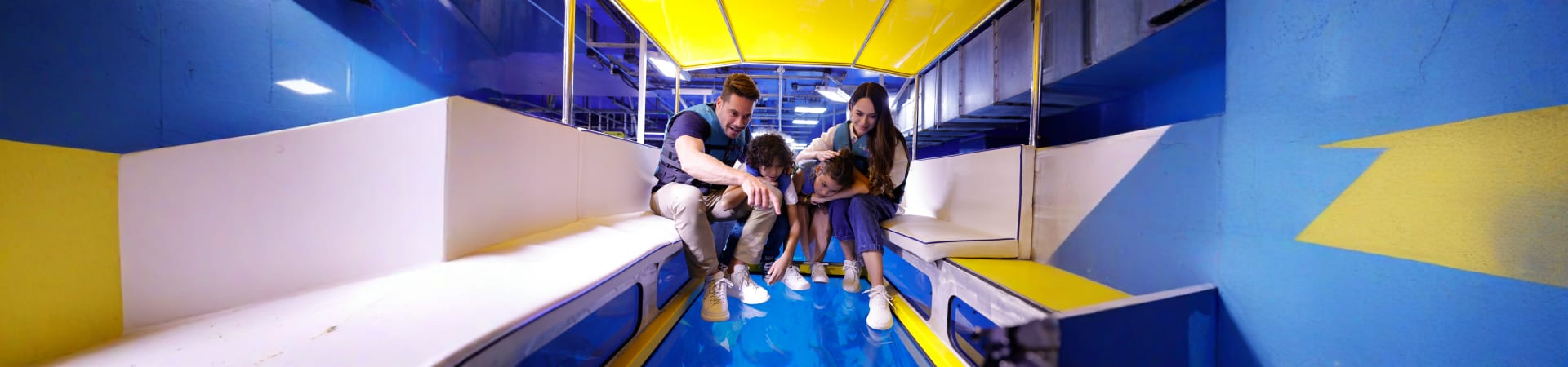 dubai-mall-aquarium-underwater-zoo-dubai-uae