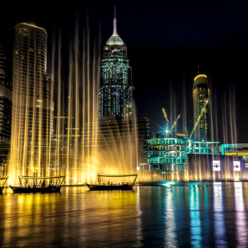 https://d1i3enf1i5tb1f.cloudfront.net/Tour-Images/Final/Dubai-Fountain-Show-and-Lake-Ride-5176/1759920027107_S.jpg