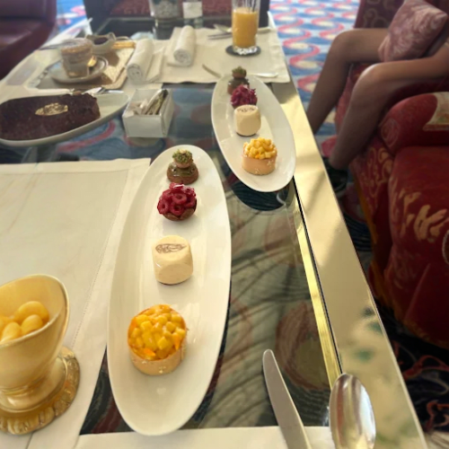 https://d1i3enf1i5tb1f.cloudfront.net/Tour-Images/Final/Sahn-Eddar-At-Burj-Al-Arab-509800/1761652910069_S.jpg