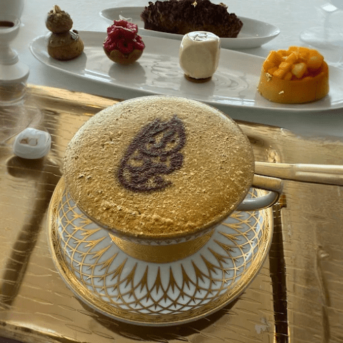 https://d1i3enf1i5tb1f.cloudfront.net/Tour-Images/Final/Sahn-Eddar-At-Burj-Al-Arab-509800/1761653000625_S.jpg