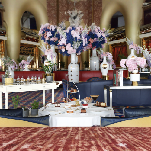 https://d1i3enf1i5tb1f.cloudfront.net/Tour-Images/Final/Sahn-Eddar-At-Burj-Al-Arab-509800/1761653099963_S.jpg