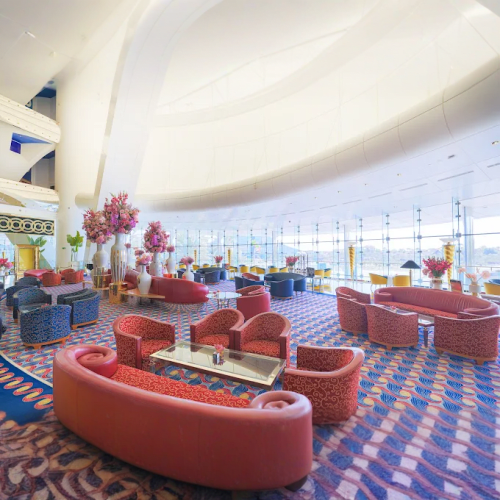 https://d1i3enf1i5tb1f.cloudfront.net/Tour-Images/Final/Sahn-Eddar-At-Burj-Al-Arab-509800/1761653195564_S.jpg