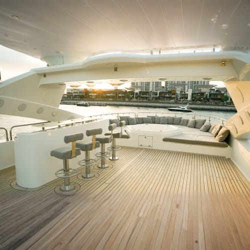 https://d1i3enf1i5tb1f.cloudfront.net/Tour-Images/Final/Sunseeker-Superyacht-Experience-509317/1738137488055_S.jpg