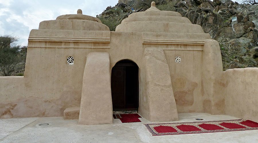 https://d1i3enf1i5tb1f.cloudfront.net/Tour-Images/false-21215/al-badiyah-mosque-banner.jpg