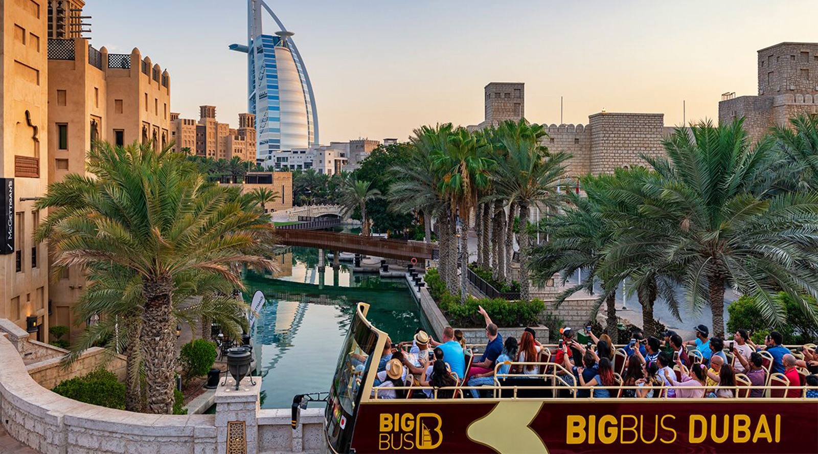 https://d1i3enf1i5tb1f.cloudfront.net/Tour-Images/false-5064/big-bus-tour-burj-al-arab.jpg